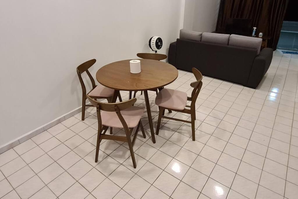 Seaview Holiday Home Петалинг Джая Екстериор снимка